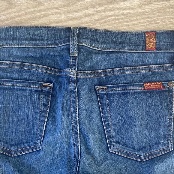 7 For All Mankind crop jeans. Size:26 - Picture 4 of 10